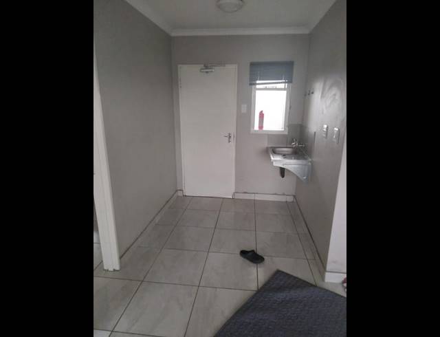 2 BEDROOM APARTMENT FOR SALE IN CLAYVILLE